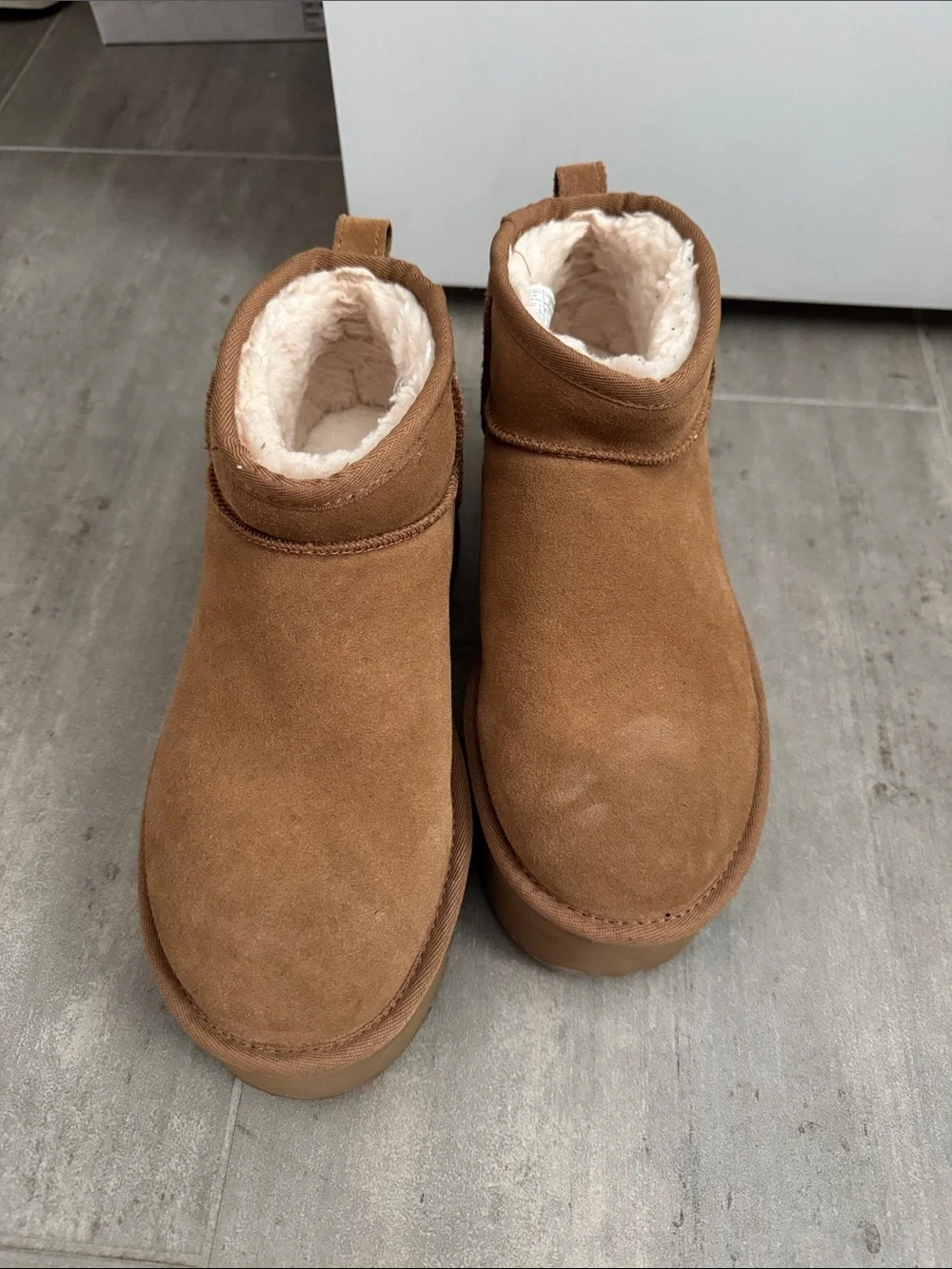 Womena UGG platform boot